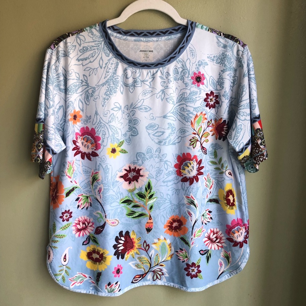 Johnny Was Active Short Sleeve Oversize Crop Tee Size: S